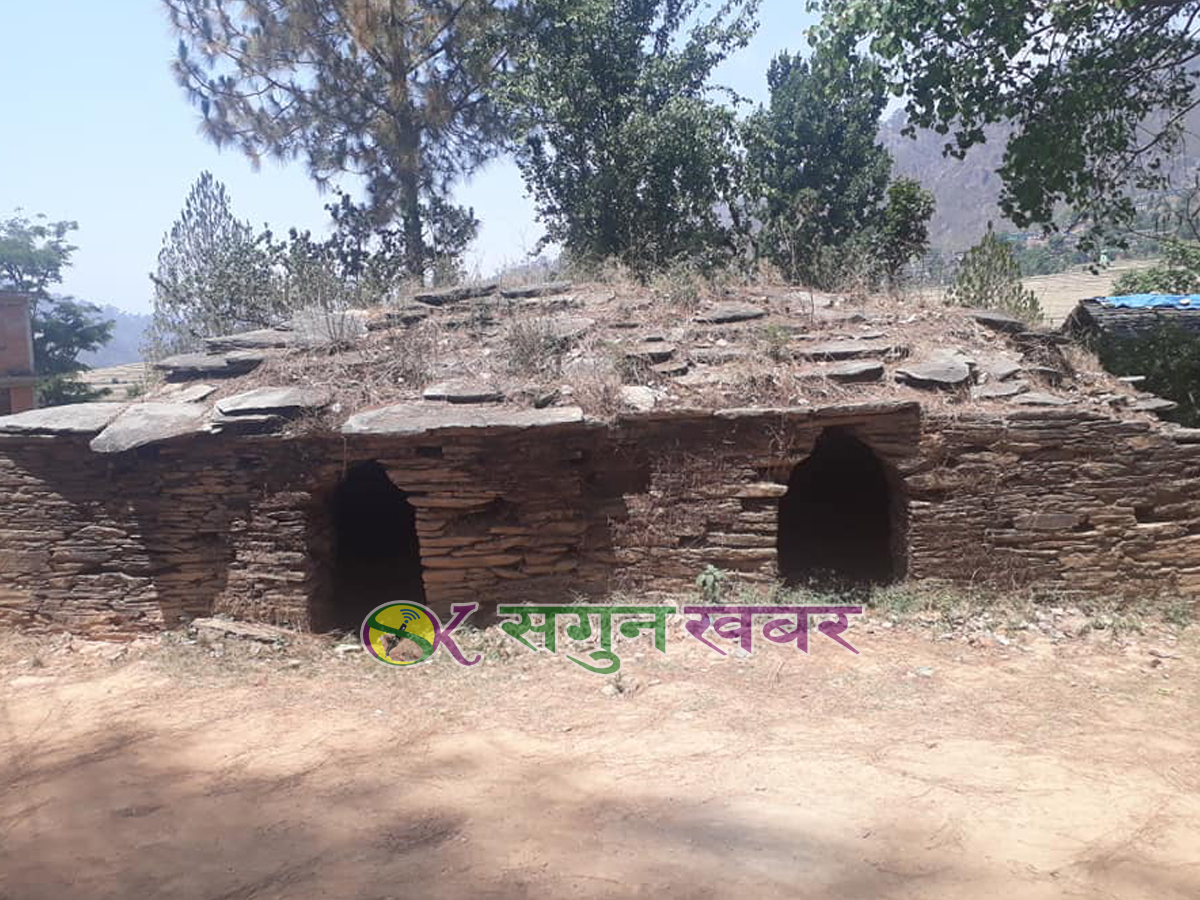 खण्डहर बन्दै पुराना धर्मशाला, हराए चौतारा